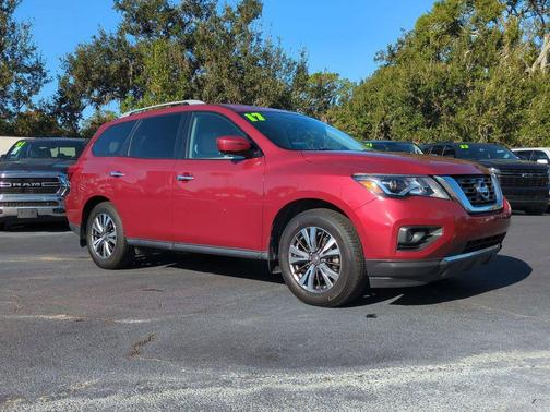 2017 Nissan Pathfinder SL