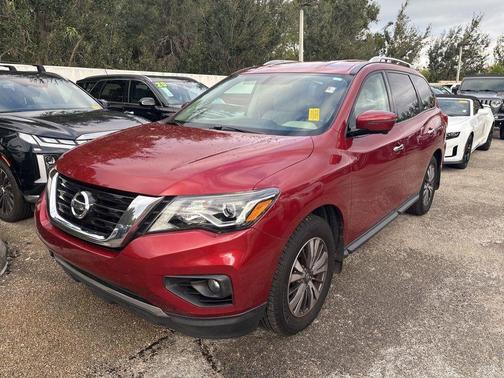 2017 Nissan Pathfinder SL