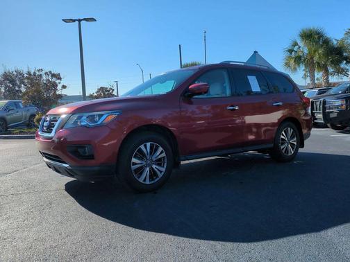 2017 Nissan Pathfinder SL