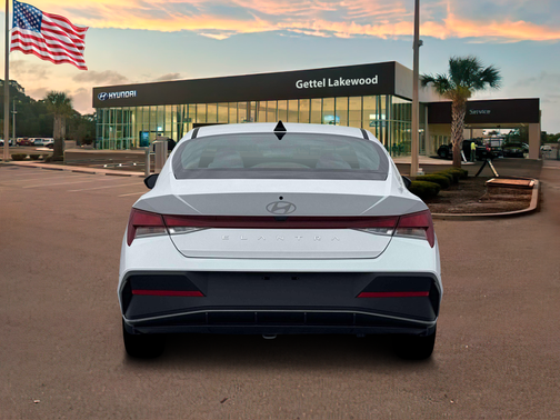 2026 Hyundai ELANTRA SE