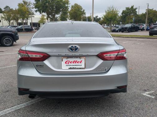 2019 Toyota Camry Hybrid XLE