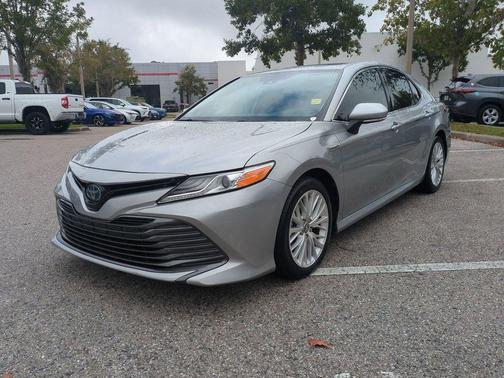 2019 Toyota Camry Hybrid XLE