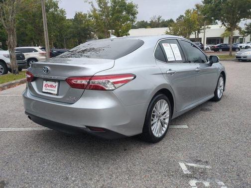 2019 Toyota Camry Hybrid XLE