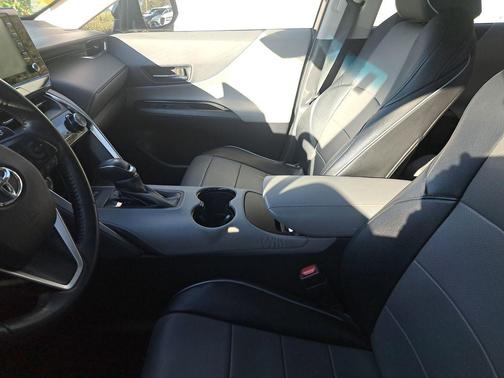 2022 Toyota Venza LE