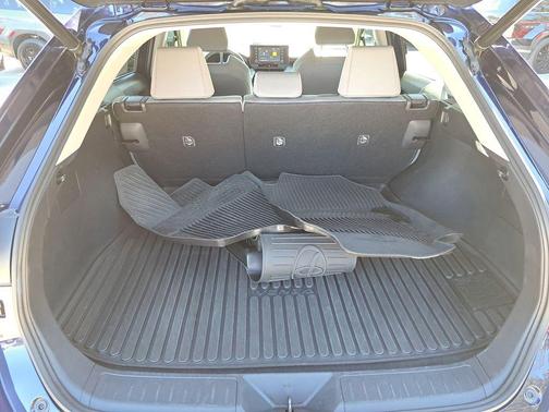 2022 Toyota Venza LE