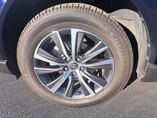 2022 Toyota Venza LE