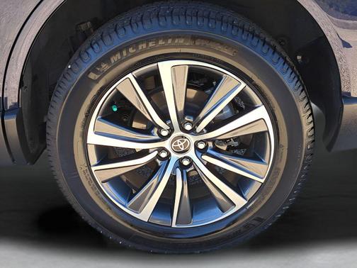 2022 Toyota Venza LE