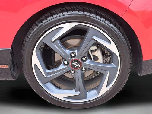 2020 Hyundai Veloster Base