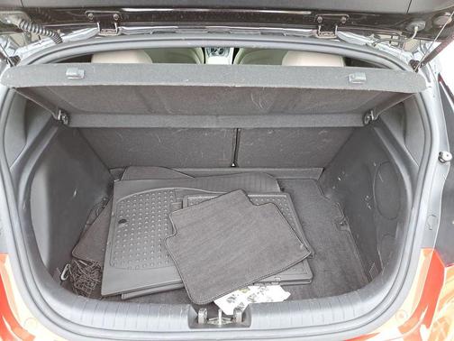 2020 Hyundai Veloster Base