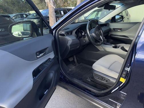 2021 Toyota Venza LE