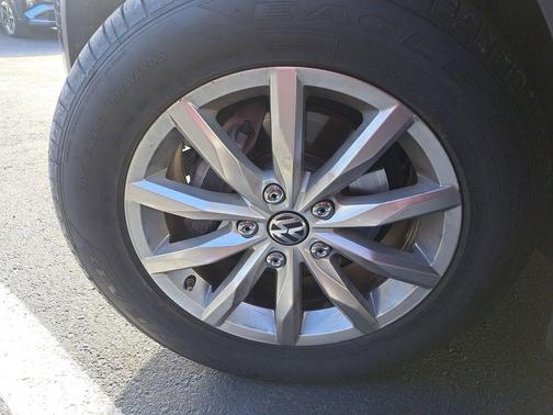 2016 Volkswagen Touareg VR6 Sport