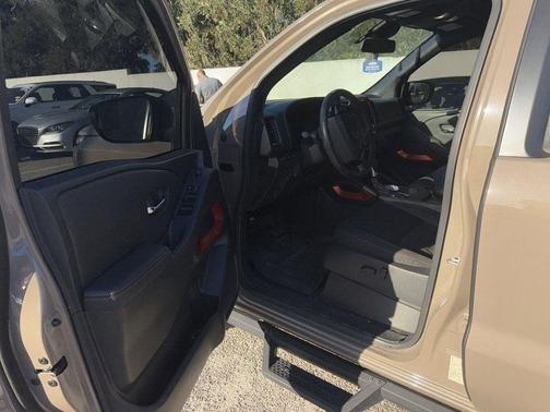 2023 Nissan Frontier PRO-X