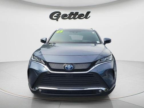 Coastal Gray Metallic 2023 Toyota Venza Limited