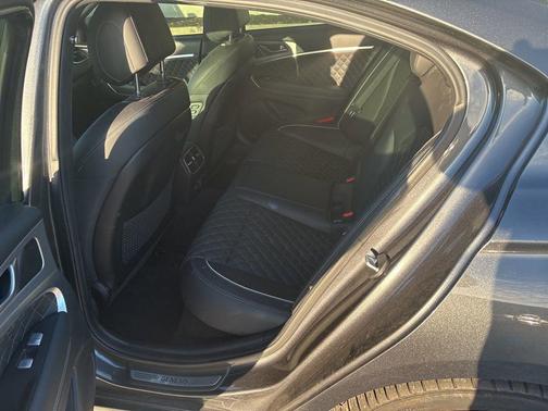 2020 Genesis G70 3.3T RWD