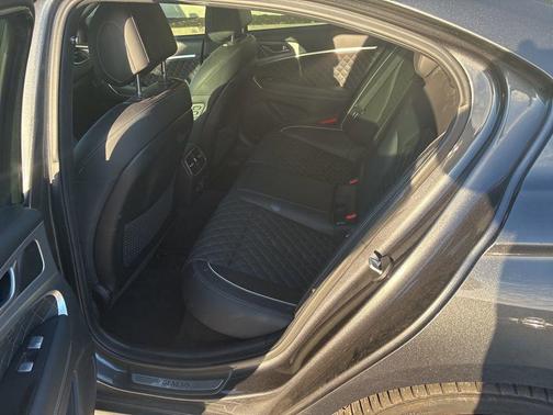 2020 Genesis G70 3.3T RWD