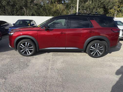 2024 Nissan Pathfinder Platinum 4WD