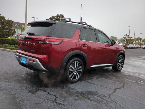 2024 Nissan Pathfinder Platinum 4WD