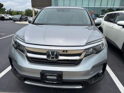 Lunar Silver Metallic 2021 Honda Pilot AWD EX