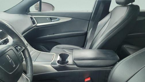 Ochre Brown Metallic 2019 Lincoln Nautilus Standard