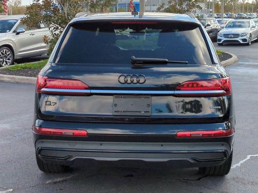 2020 Audi Q7 55 Prestige