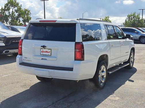 2017 Chevrolet Suburban LT