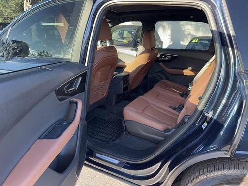 2023 Audi Q7 55 Prestige