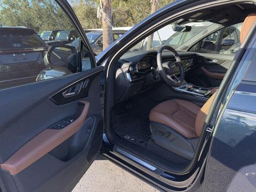 2023 Audi Q7 55 Prestige