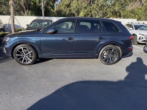 2023 Audi Q7 55 Prestige
