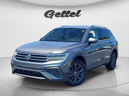 Platinum Gray Metallic 2023 Volkswagen Tiguan 2.0T SE
