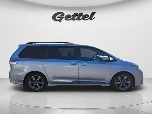 2018 Toyota Sienna SE