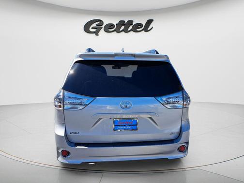 2018 Toyota Sienna SE