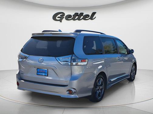2018 Toyota Sienna SE