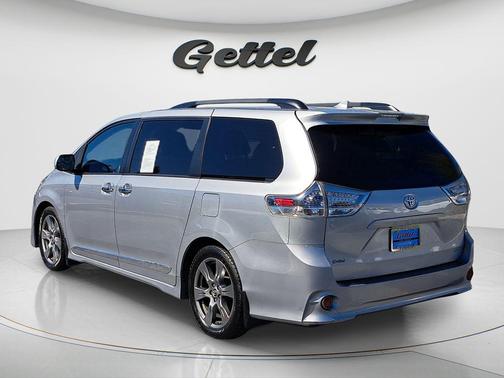 2018 Toyota Sienna SE