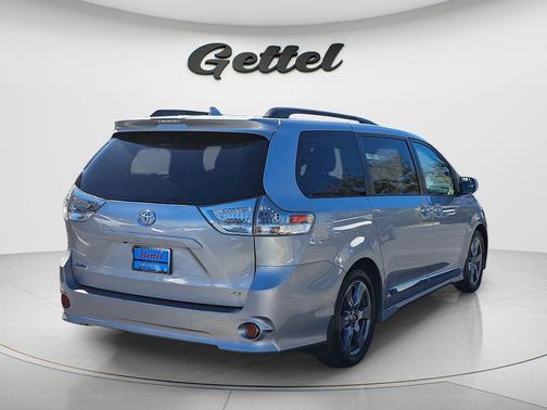 2018 Toyota Sienna SE