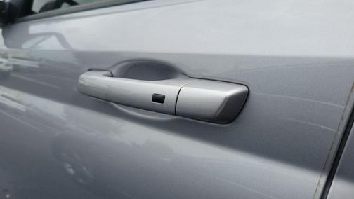 Shimmering Silver 2024 Hyundai VENUE SEL