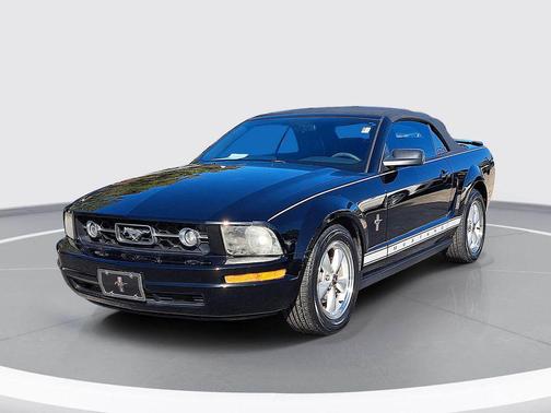 2007 Ford Mustang Deluxe