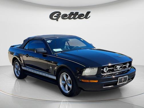 2007 Ford Mustang Deluxe
