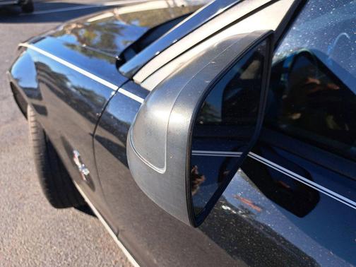 2007 Ford Mustang Deluxe