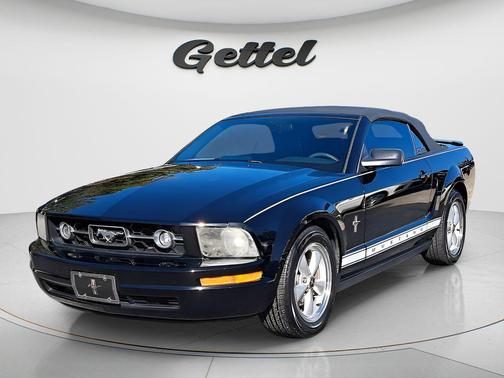 2007 Ford Mustang Deluxe
