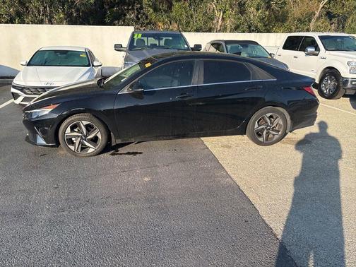 2022 Hyundai ELANTRA HEV Limited