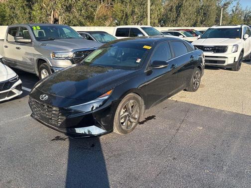 2022 Hyundai ELANTRA HEV Limited