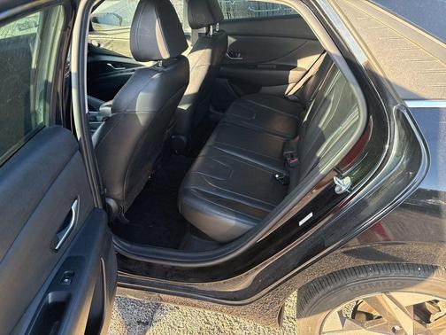 2022 Hyundai ELANTRA HEV Limited