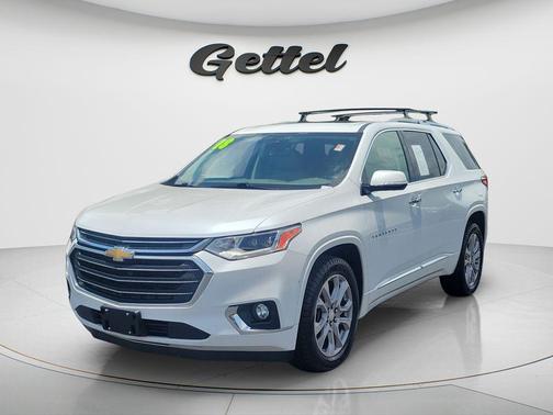 Iridescent Pearl Tricoat 2018 Chevrolet Traverse Premier