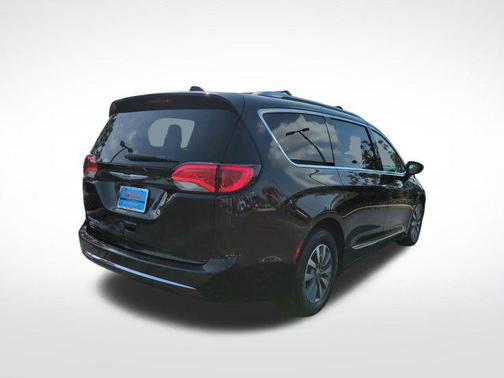 2020 Chrysler Pacifica Touring-L Plus
