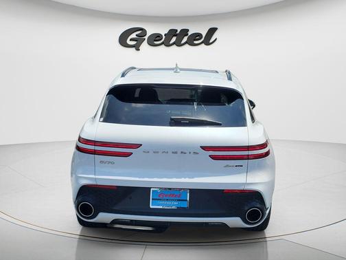 Uyuni White 2025 Genesis GV70 3.5T AWD Sport