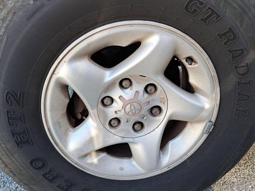 2002 Toyota Sequoia SR5