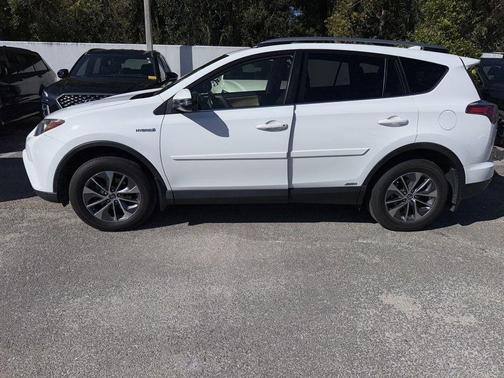 2017 Toyota RAV4 Hybrid XLE