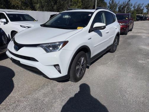 2017 Toyota RAV4 Hybrid XLE