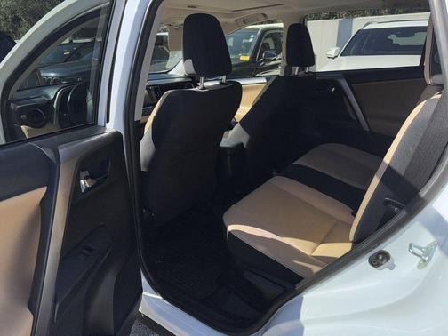 2017 Toyota RAV4 Hybrid XLE