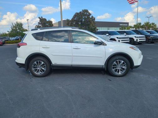 2017 Toyota RAV4 Hybrid XLE